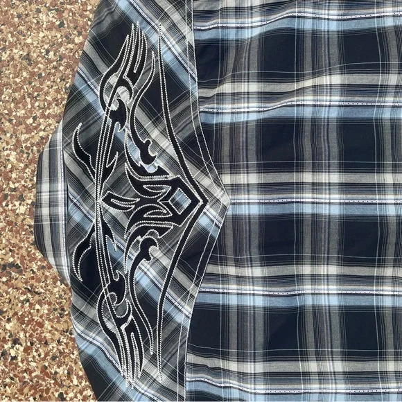 Casual Men's Black and Blue Plaid Shirt - Picture 4 of 4